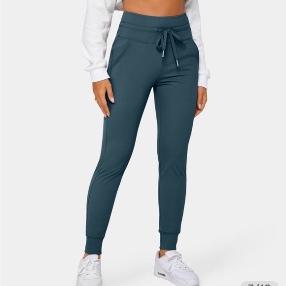Halara joggers, ink green color, medium, new - Picture 2 of 9